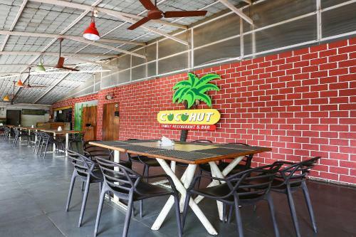 Hotel Oyo 24163 C Beach Resort