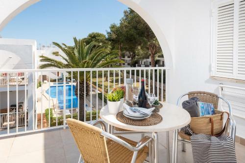 Magnific Apartment With Pool Close To The Ferrera Beach