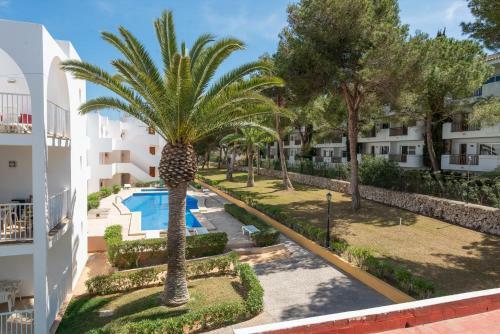 Magnific Apartment With Pool Close To The Ferrera Beach