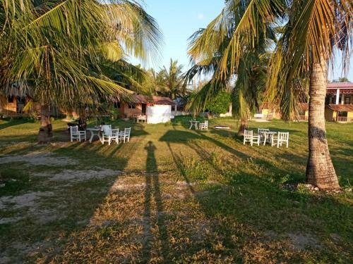 Hotel Hutkins Beach