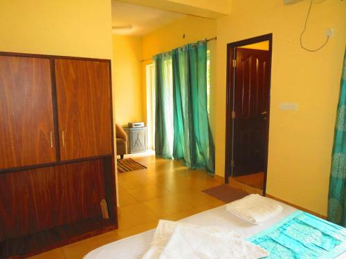 14) Very Modern Furnished Serviced Apartment