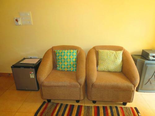 14) Very Modern Furnished Serviced Apartment