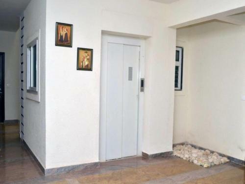 14) Very Modern Furnished Serviced Apartment