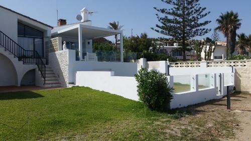Beach-front Bahia Dorada