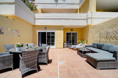Wonderful Sunny Terrace Apartment (Pa 3-2)
