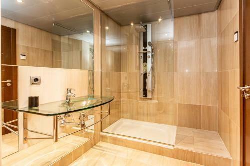 Apartamento Frontline Luxe Apt In Bahia de La Plata Rdr214