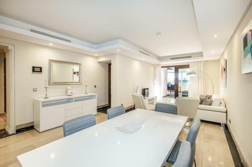Apartamento Frontline Luxe Apt In Bahia de La Plata Rdr214