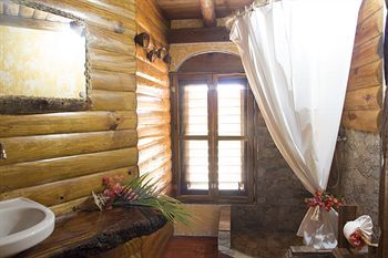 Chalet Tropical Village