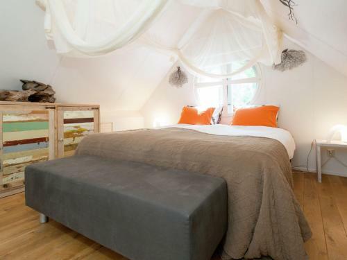 Tranquil Holiday Home In Dalfsen Near River
