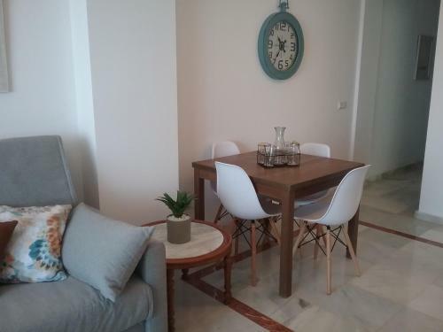 Apartamento En Primera L�nea de Playa. Seis Plazas.