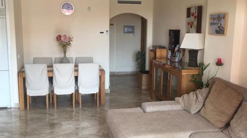 Beautiful 2-bed Bathrooms Estepona Apartment