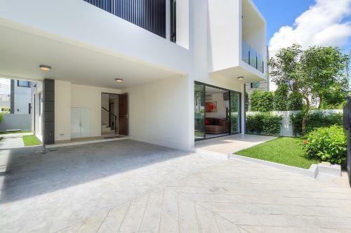 Villa Nata With Pool And 800 M Away From Beach