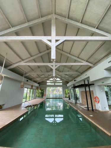 Amazing Holiday Apartment With Tropical Community Pool