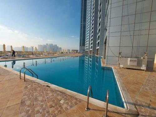 Luxury 1 Br Beach Apartment With Full Sea View