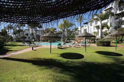 Apartamento Relaxing Beachfront Complex With Swimming Pool In Costalita
