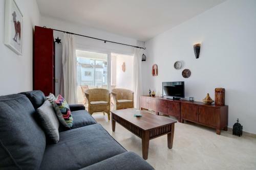 Apartamento Relaxing Beachfront Complex With Swimming Pool In Costalita
