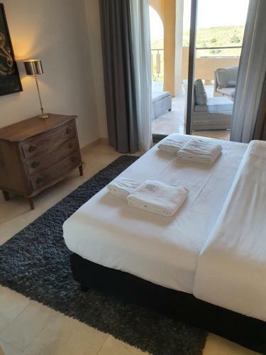 Luxury Apartment In Benahavis With Amazing Views