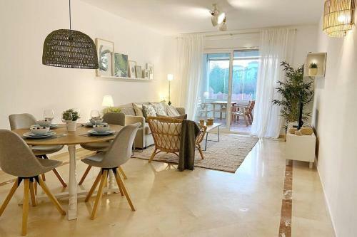 Apartamento Beachside Appartment With Pool, 150m To The Beach