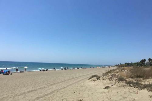 Apartamento Beachside Appartment With Pool, 150m To The Beach