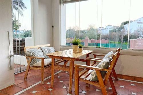 Apartamento Beachside Appartment With Pool, 150m To The Beach