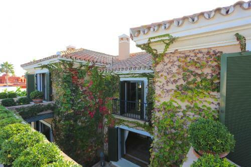Las Ranas Casasola Beach Villa 15pax