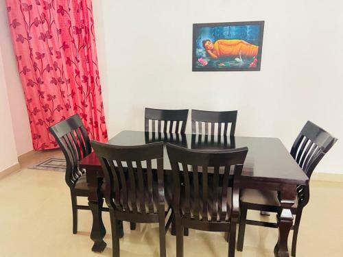 Apartamento La Casa Roja Negra (Huge 3 Bhk)