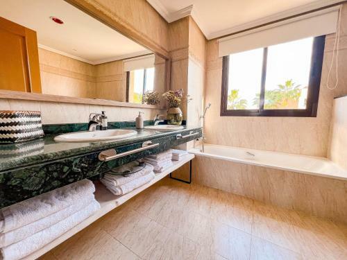 Conde Luque Apartment, Luxury Resort & Golf