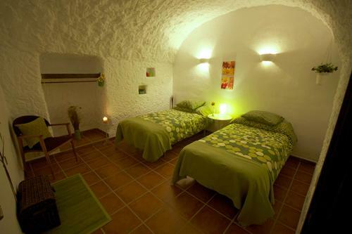 Cuevas Adonia
