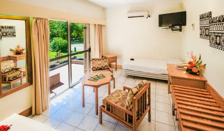 Tanoa Skylodge Hotel