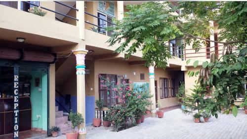 Hostal Nikunj Safari Guest House