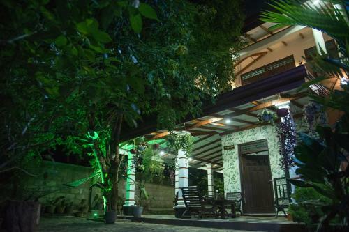 Hotel Sadee's Place