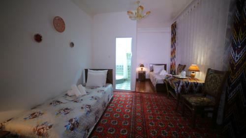 Hostal Qutlug Qadam Guest House