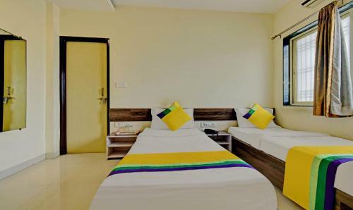 Hotel Treebo Trip Platinum Inn Jalna Road