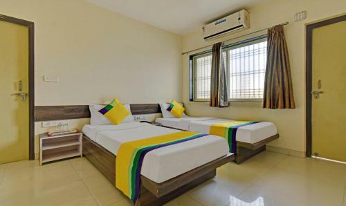 Hotel Treebo Trip Platinum Inn Jalna Road