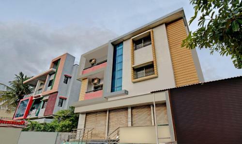 Hotel Treebo Trip Platinum Inn Jalna Road