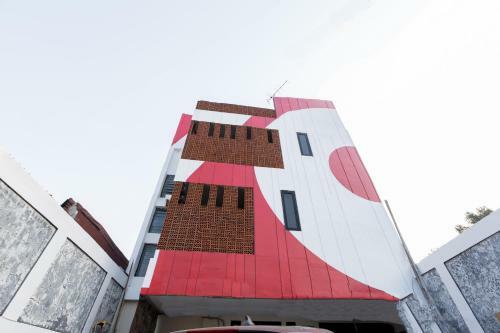 Hotel Oyo 1516 Cemara Gading Syariah