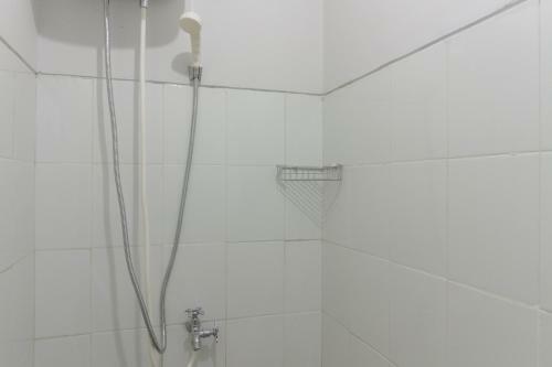 Hostal Reddoorz Apartment @ Dramaga Tower