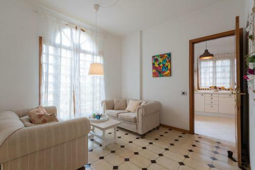 Villa The Yellow House Climatized Pool - Solarium - Parking