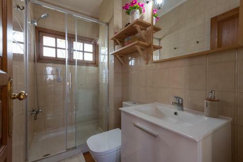 Villa The Yellow House Climatized Pool - Solarium - Parking