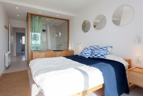 Gava Mar- Castelldefels Beachfront Apartment- Direct Access To The Beach