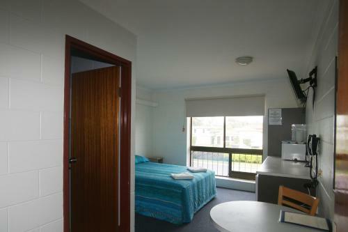 Cedar Lodge Motel