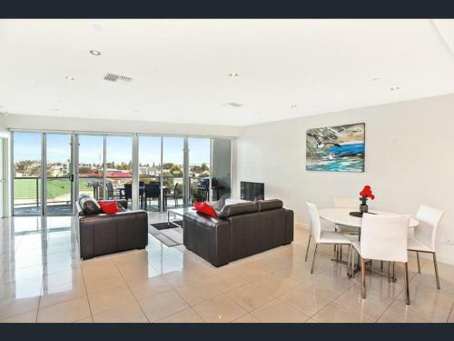 Unwind @ Gallery Apartments