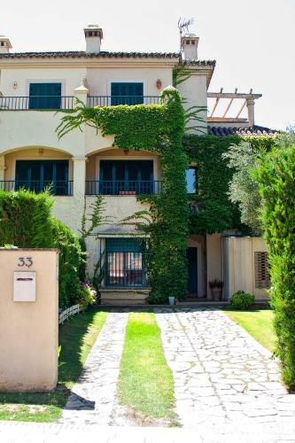 Villa Maria Your Luxury Retreat With A Quiet Pool