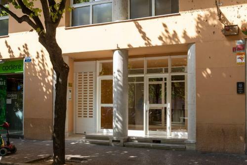 Bravissimo Pont de La Princesa, Comfortable 3-bedroom Apartment