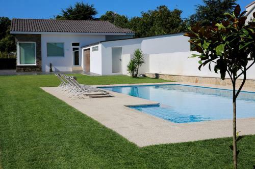 Casa Rural Con Piscina Vi�a De Millan