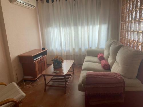 Apartamento Turistico En Alicante, By Adoorable