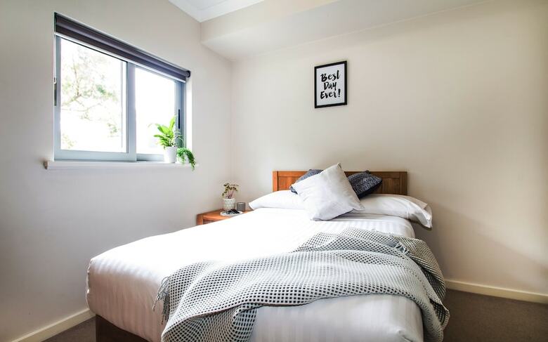 Aparthotel Airport Apartments By Aurum