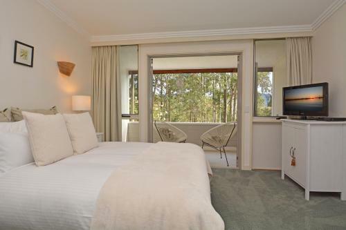 Hostal Elfin Hill Country Accommodation