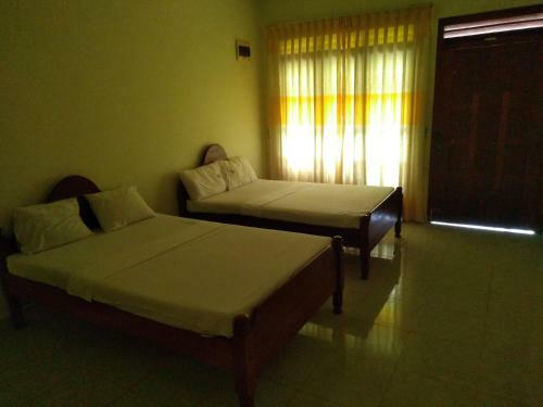 Hotel Rainforest River Edge