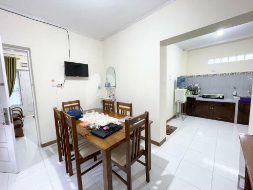Hostal Rumah Umi Awr